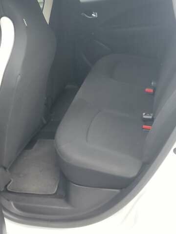 Белый Рено Зое, объемом двигателя 0 л и пробегом 76 тыс. км за 11000 $, фото 14 на Automoto.ua