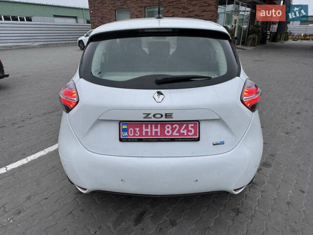 Белый Рено Зое, объемом двигателя 0 л и пробегом 56 тыс. км за 11999 $, фото 2 на Automoto.ua