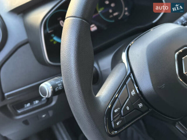 Белый Рено Зое, объемом двигателя 0 л и пробегом 29 тыс. км за 11999 $, фото 16 на Automoto.ua