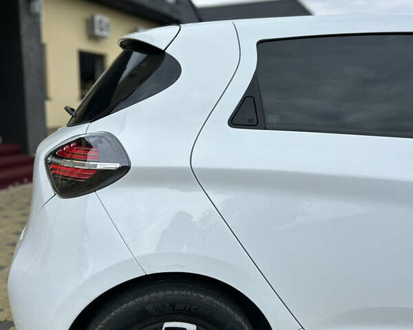 Білий Рено Зое, об'ємом двигуна 0 л та пробігом 95 тис. км за 11999 $, фото 12 на Automoto.ua