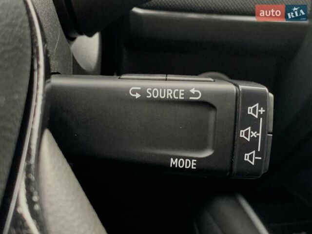 Білий Рено Зое, об'ємом двигуна 0 л та пробігом 124 тис. км за 11955 $, фото 42 на Automoto.ua