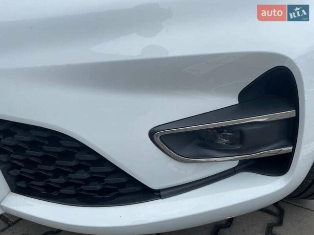 Білий Рено Зое, об'ємом двигуна 0 л та пробігом 72 тис. км за 12300 $, фото 10 на Automoto.ua