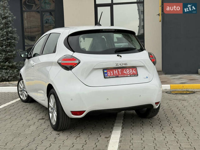 Белый Рено Зое, объемом двигателя 0 л и пробегом 52 тыс. км за 12999 $, фото 11 на Automoto.ua