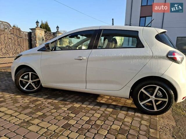 Белый Рено Зое, объемом двигателя 0 л и пробегом 143 тыс. км за 10950 $, фото 8 на Automoto.ua