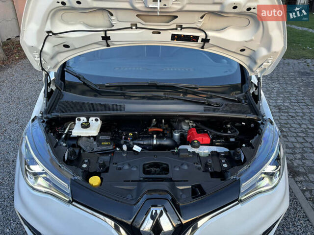 Белый Рено Зое, объемом двигателя 0 л и пробегом 29 тыс. км за 11999 $, фото 24 на Automoto.ua