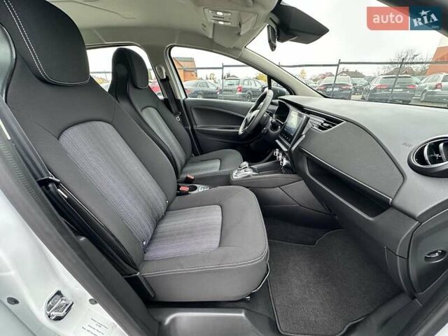 Білий Рено Зое, об'ємом двигуна 0 л та пробігом 49 тис. км за 12500 $, фото 13 на Automoto.ua