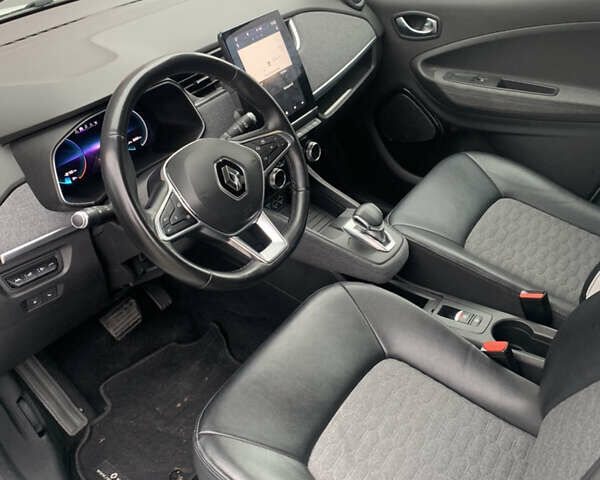 Белый Рено Зое, объемом двигателя 0 л и пробегом 82 тыс. км за 13800 $, фото 28 на Automoto.ua