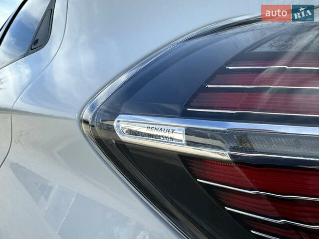 Белый Рено Зое, объемом двигателя 0 л и пробегом 25 тыс. км за 12300 $, фото 27 на Automoto.ua