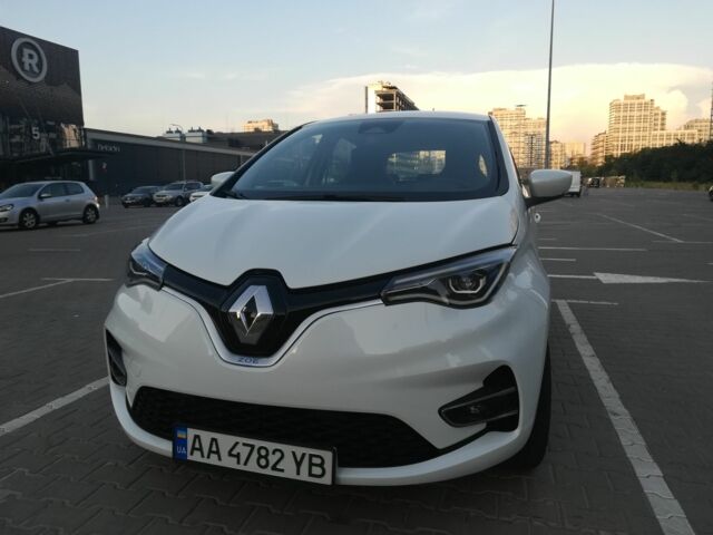 Білий Рено Зое, об'ємом двигуна 0 л та пробігом 31 тис. км за 14499 $, фото 4 на Automoto.ua