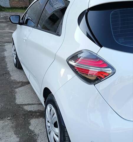 Білий Рено Зое, об'ємом двигуна 0 л та пробігом 117 тис. км за 12400 $, фото 29 на Automoto.ua