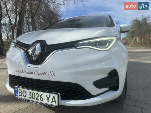 Белый Рено Зое, объемом двигателя 0 л и пробегом 25 тыс. км за 12300 $, фото 26 на Automoto.ua