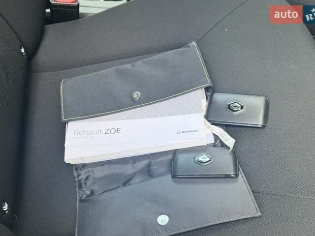 Білий Рено Зое, об'ємом двигуна 0 л та пробігом 115 тис. км за 10900 $, фото 14 на Automoto.ua