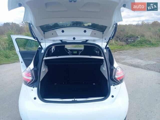 Белый Рено Зое, объемом двигателя 0 л и пробегом 110 тыс. км за 11625 $, фото 7 на Automoto.ua