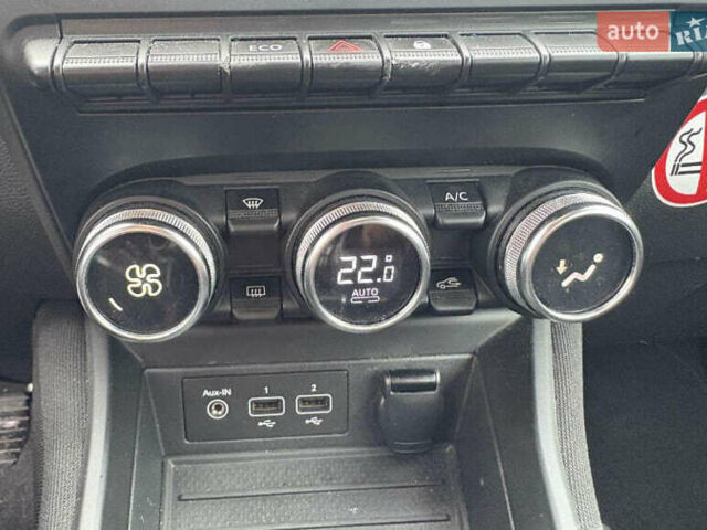 Белый Рено Зое, объемом двигателя 0 л и пробегом 85 тыс. км за 11023 $, фото 6 на Automoto.ua