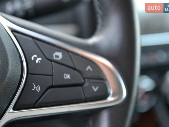 Белый Рено Зое, объемом двигателя 0 л и пробегом 50 тыс. км за 13999 $, фото 29 на Automoto.ua