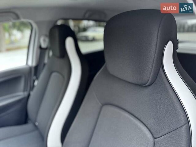 Рено Зое 2021 в Дрогобыче на Automoto.ua Белый Рено Зое, объемом двигателя 0 л и пробегом 55 тыс. км за 12900 $, фото 38 на Automoto.ua