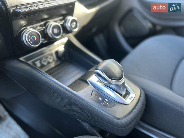 Белый Рено Зое, объемом двигателя 0 л и пробегом 86 тыс. км за 11800 $, фото 16 на Automoto.ua