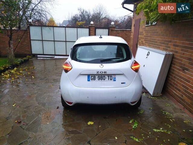 Белый Рено Зое, объемом двигателя 0 л и пробегом 95 тыс. км за 12300 $, фото 5 на Automoto.ua