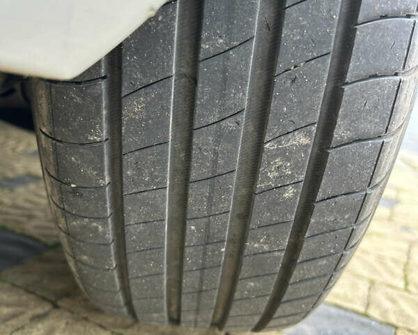 Белый Рено Зое, объемом двигателя 0 л и пробегом 95 тыс. км за 11650 $, фото 29 на Automoto.ua