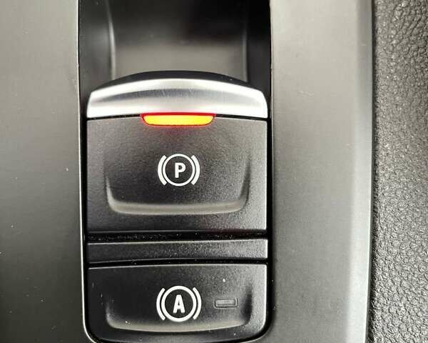 Белый Рено Зое, объемом двигателя 0 л и пробегом 58 тыс. км за 11996 $, фото 32 на Automoto.ua