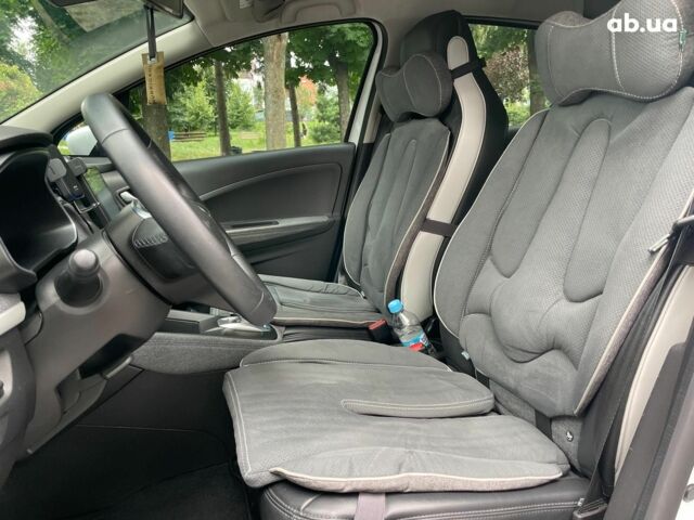 Белый Рено Зое, объемом двигателя 0 л и пробегом 34 тыс. км за 13990 $, фото 13 на Automoto.ua