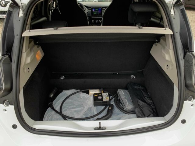 Белый Рено Зое, объемом двигателя 0 л и пробегом 124 тыс. км за 11955 $, фото 13 на Automoto.ua