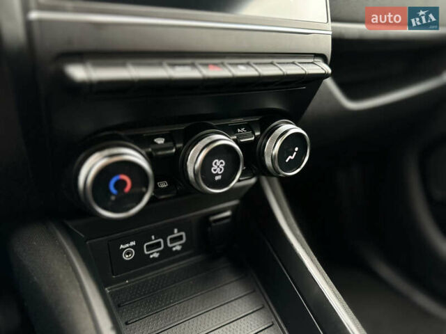 Рено Зое 2021 в Мукачеве на Automoto.ua Белый Рено Зое, объемом двигателя 0 л и пробегом 81 тыс. км за 11999 $, фото 31 на Automoto.ua