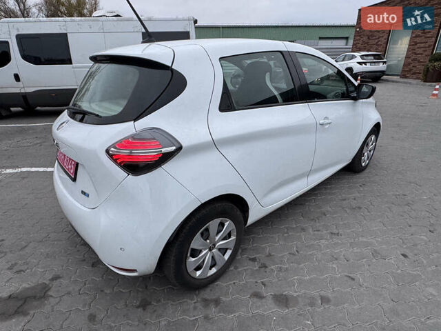 Белый Рено Зое, объемом двигателя 0 л и пробегом 56 тыс. км за 11999 $, фото 6 на Automoto.ua