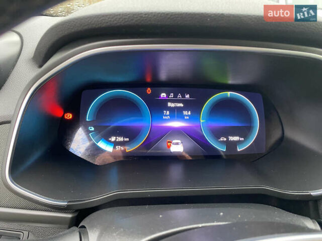 Белый Рено Зое, объемом двигателя 0 л и пробегом 70 тыс. км за 10999 $, фото 8 на Automoto.ua