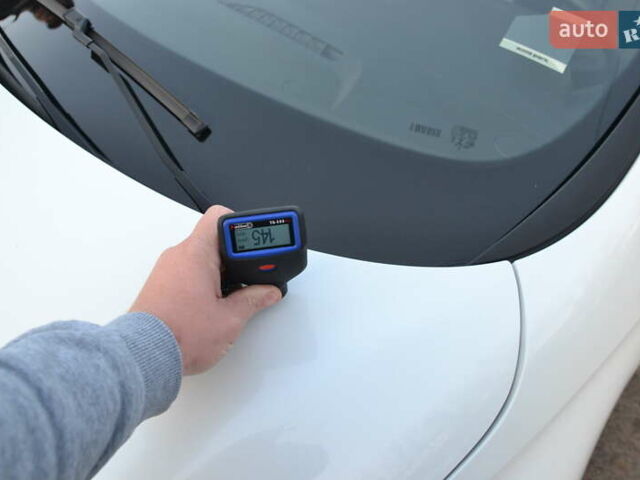 Белый Рено Зое, объемом двигателя 0 л и пробегом 50 тыс. км за 13999 $, фото 31 на Automoto.ua