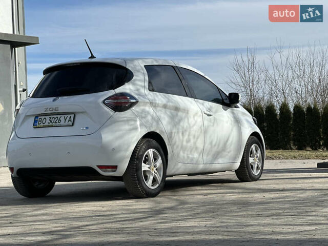 Белый Рено Зое, объемом двигателя 0 л и пробегом 25 тыс. км за 12300 $, фото 17 на Automoto.ua