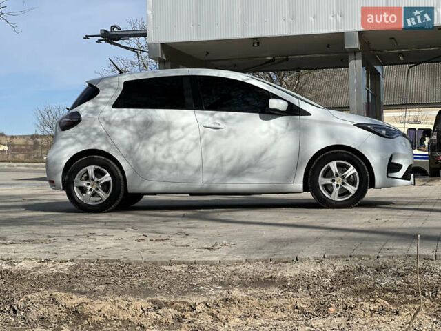 Белый Рено Зое, объемом двигателя 0 л и пробегом 25 тыс. км за 12300 $, фото 19 на Automoto.ua