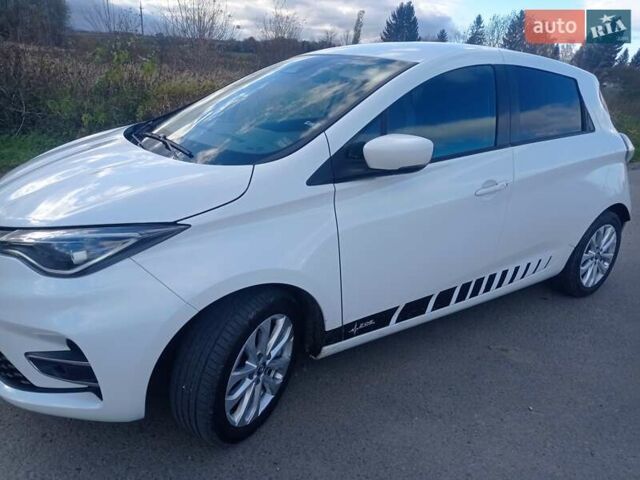 Белый Рено Зое, объемом двигателя 0 л и пробегом 110 тыс. км за 11625 $, фото 2 на Automoto.ua