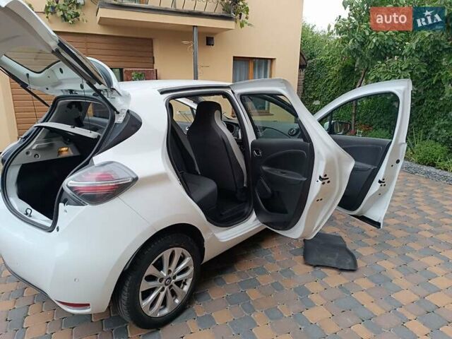 Белый Рено Зое, объемом двигателя 0 л и пробегом 130 тыс. км за 10350 $, фото 63 на Automoto.ua