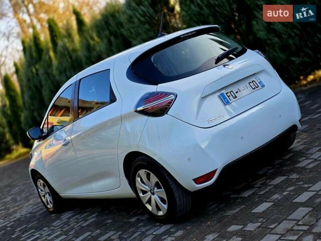 Белый Рено Зое, объемом двигателя 0 л и пробегом 57 тыс. км за 12700 $, фото 11 на Automoto.ua