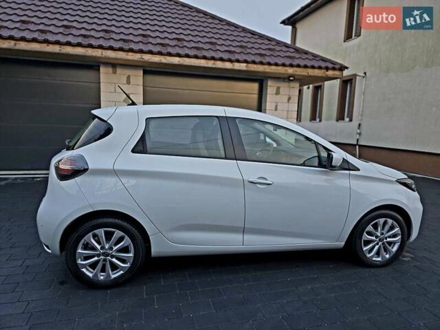 Белый Рено Зое, объемом двигателя 0 л и пробегом 16 тыс. км за 12999 $, фото 19 на Automoto.ua