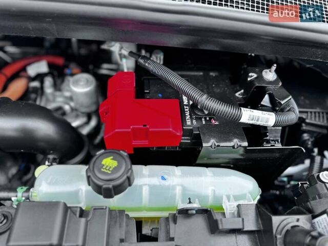 Рено Зое 2021 в Дрогобыче на Automoto.ua Белый Рено Зое, объемом двигателя 0 л и пробегом 55 тыс. км за 12900 $, фото 53 на Automoto.ua