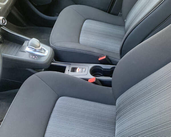 Білий Рено Зое, об'ємом двигуна 0 л та пробігом 29 тис. км за 12400 $, фото 4 на Automoto.ua