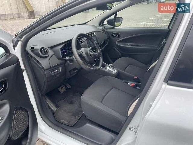 Білий Рено Зое, об'ємом двигуна 0 л та пробігом 72 тис. км за 12300 $, фото 5 на Automoto.ua