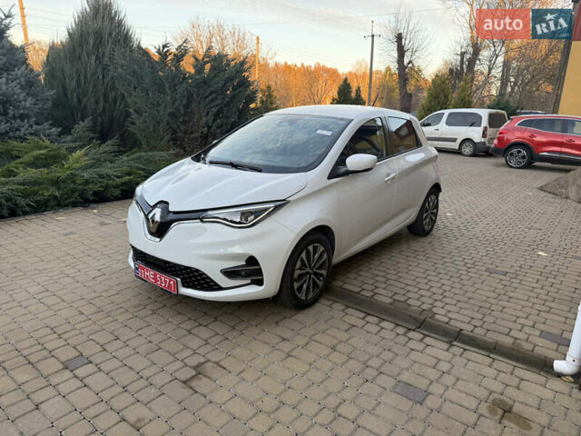 Белый Рено Зое, объемом двигателя 0 л и пробегом 7 тыс. км за 13250 $, фото 2 на Automoto.ua