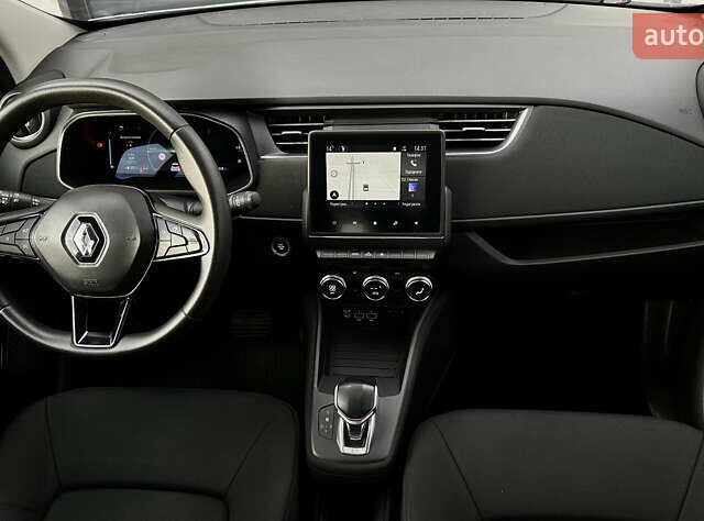 Белый Рено Зое, объемом двигателя 0 л и пробегом 106 тыс. км за 11400 $, фото 37 на Automoto.ua