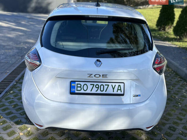Белый Рено Зое, объемом двигателя 0 л и пробегом 86 тыс. км за 11800 $, фото 5 на Automoto.ua