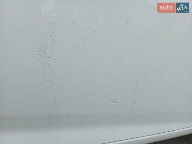 Белый Рено Зое, объемом двигателя 0 л и пробегом 58 тыс. км за 12300 $, фото 26 на Automoto.ua