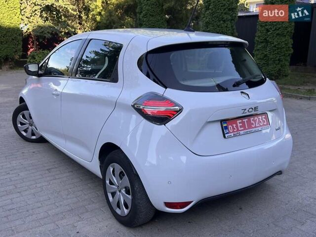 Белый Рено Зое, объемом двигателя 0 л и пробегом 70 тыс. км за 11999 $, фото 20 на Automoto.ua
