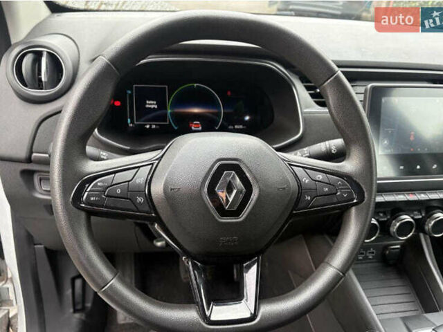 Белый Рено Зое, объемом двигателя 0 л и пробегом 85 тыс. км за 11023 $, фото 1 на Automoto.ua