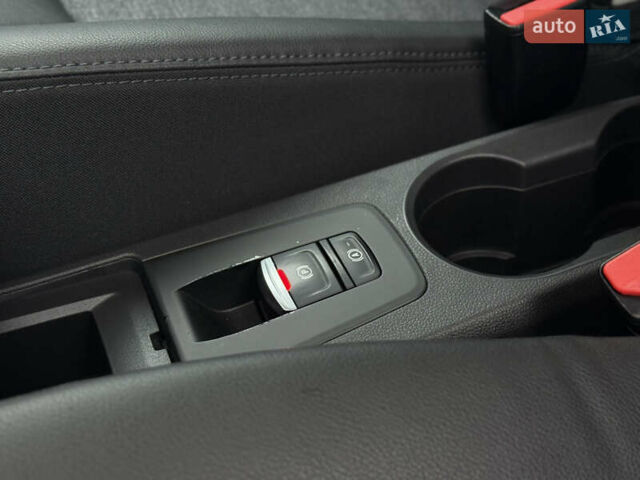 Белый Рено Зое, объемом двигателя 0 л и пробегом 52 тыс. км за 12999 $, фото 20 на Automoto.ua