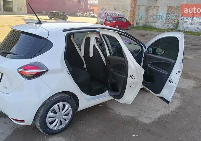 Білий Рено Зое, об'ємом двигуна 0 л та пробігом 117 тис. км за 12400 $, фото 35 на Automoto.ua