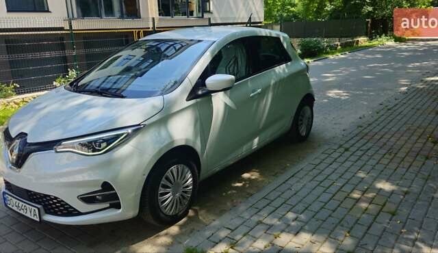 Белый Рено Зое, объемом двигателя 0 л и пробегом 18 тыс. км за 13999 $, фото 2 на Automoto.ua