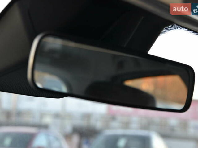 Белый Рено Зое, объемом двигателя 0 л и пробегом 50 тыс. км за 13999 $, фото 30 на Automoto.ua