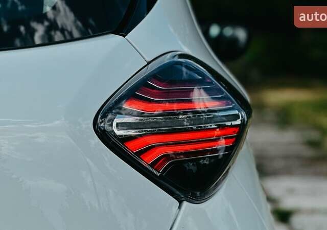 Белый Рено Зое, объемом двигателя 0 л и пробегом 36 тыс. км за 14200 $, фото 6 на Automoto.ua